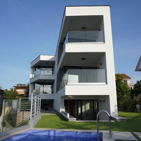 Villa Mirno More Apartments Malinska Bagian luar foto