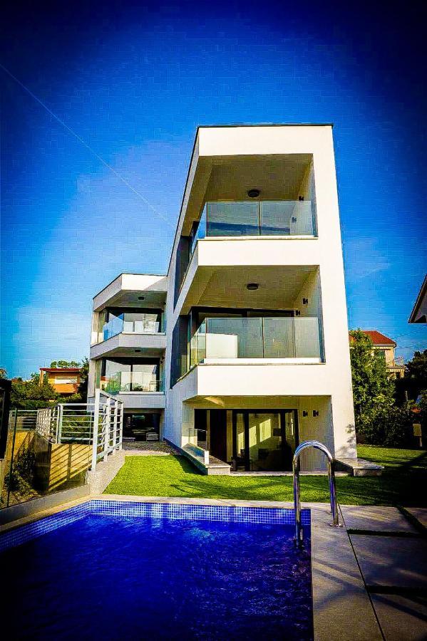 Villa Mirno More Apartments Malinska Bagian luar foto