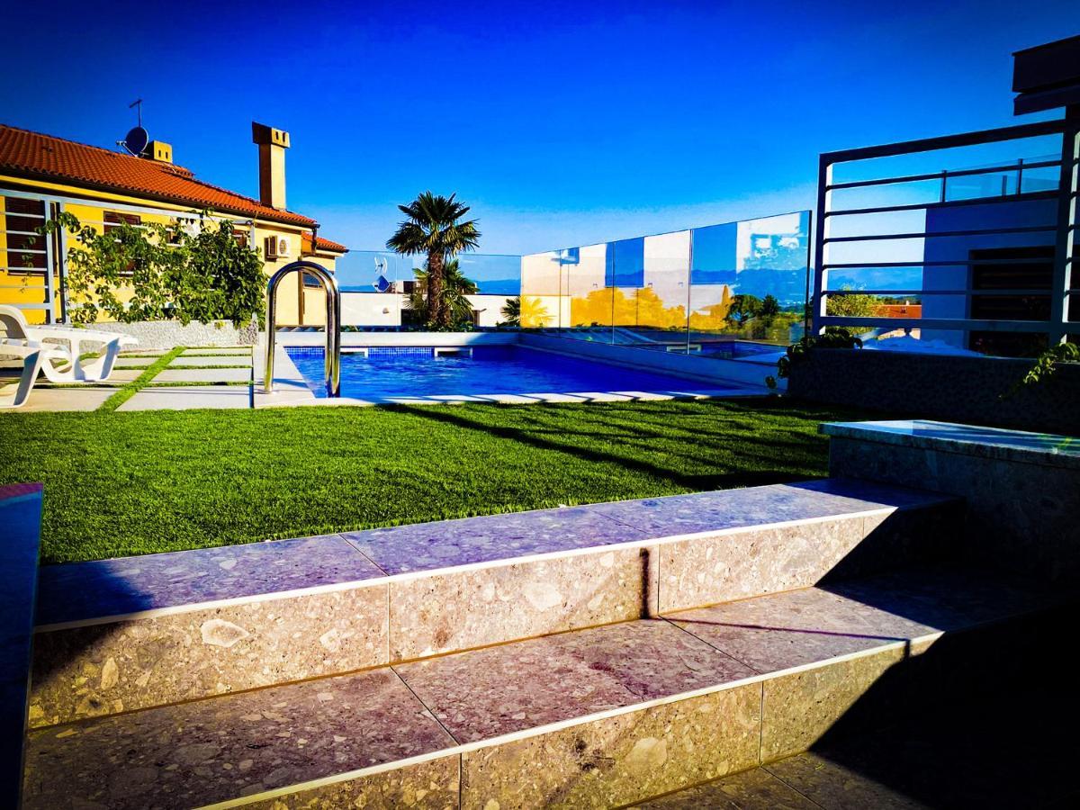 Villa Mirno More Apartments Malinska Bagian luar foto