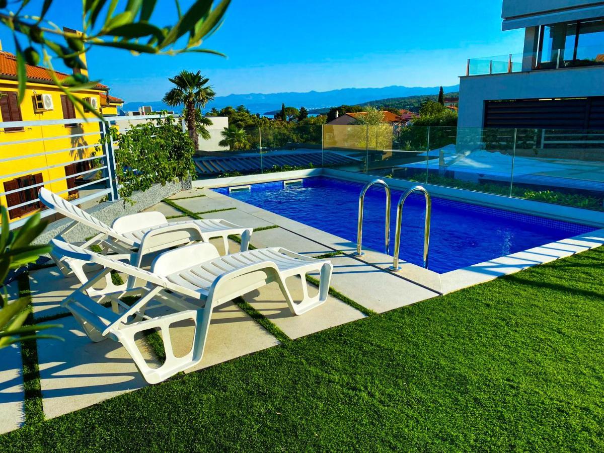 Villa Mirno More Apartments Malinska Bagian luar foto