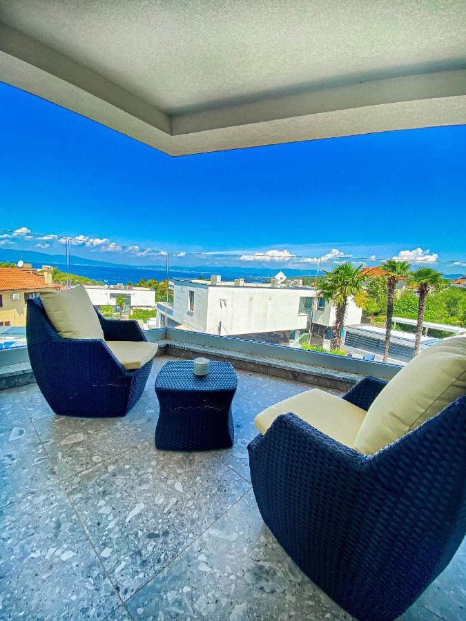 Villa Mirno More Apartments Malinska Bagian luar foto