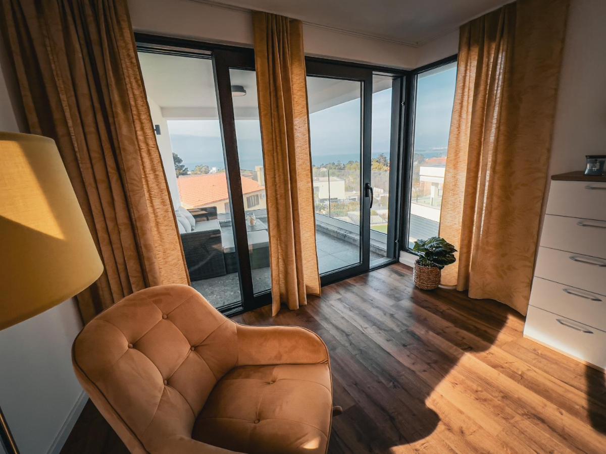 Villa Mirno More Apartments Malinska Bagian luar foto
